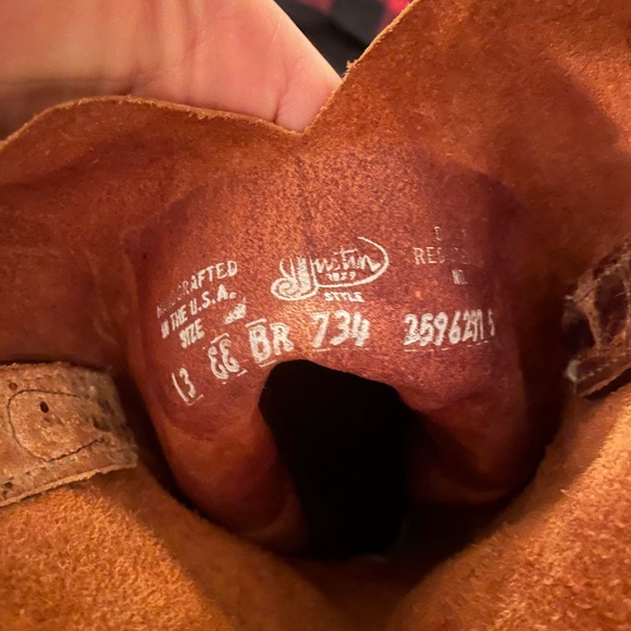 Justin hand crafted cowhide/leather cowboy boot - Picture 8 of 8